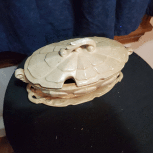 Ceramic Gravy Boat with Lid