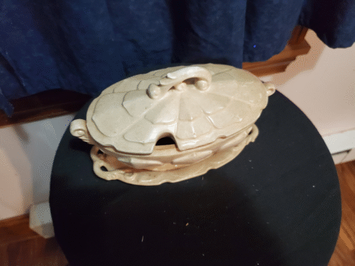 Ceramic Gravy Boat with Lid
