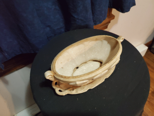 Ceramic Gravy Boat with Lid